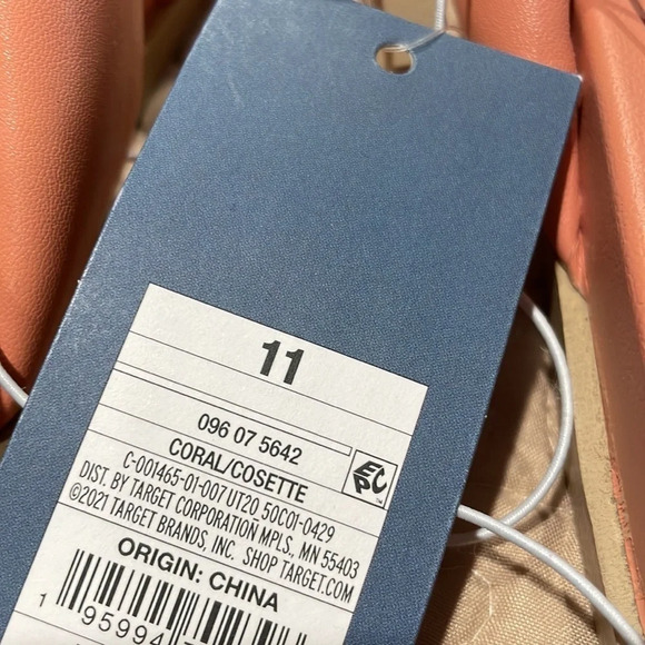 Cute Women’s Sandals - Picture 9 of 9